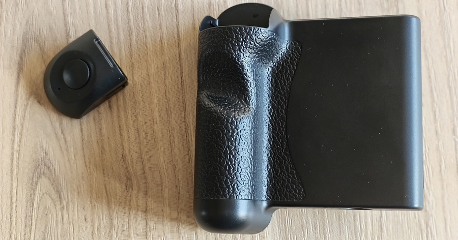 ダイソーのスマートフォン ワンハンドシャッター のボタン部分を分離